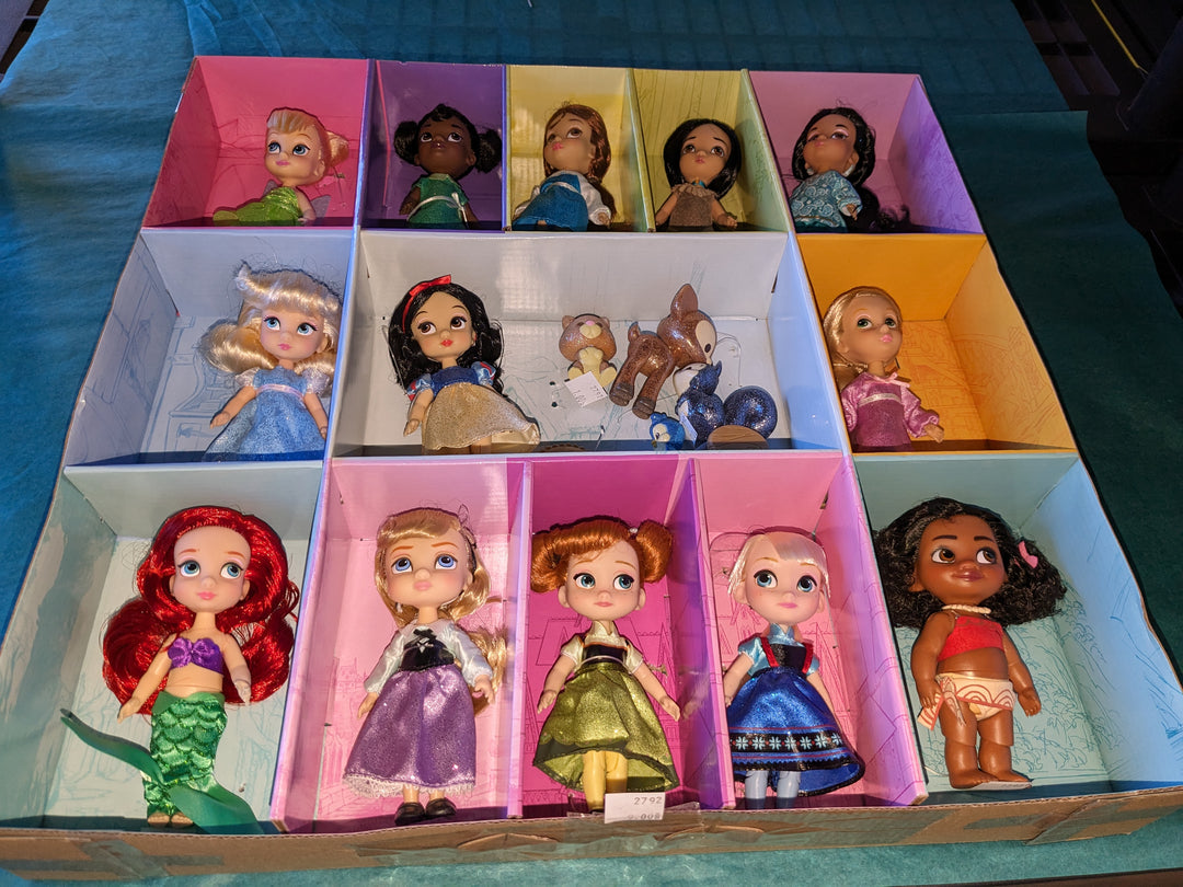 Disney characters for display shelf, 5"H