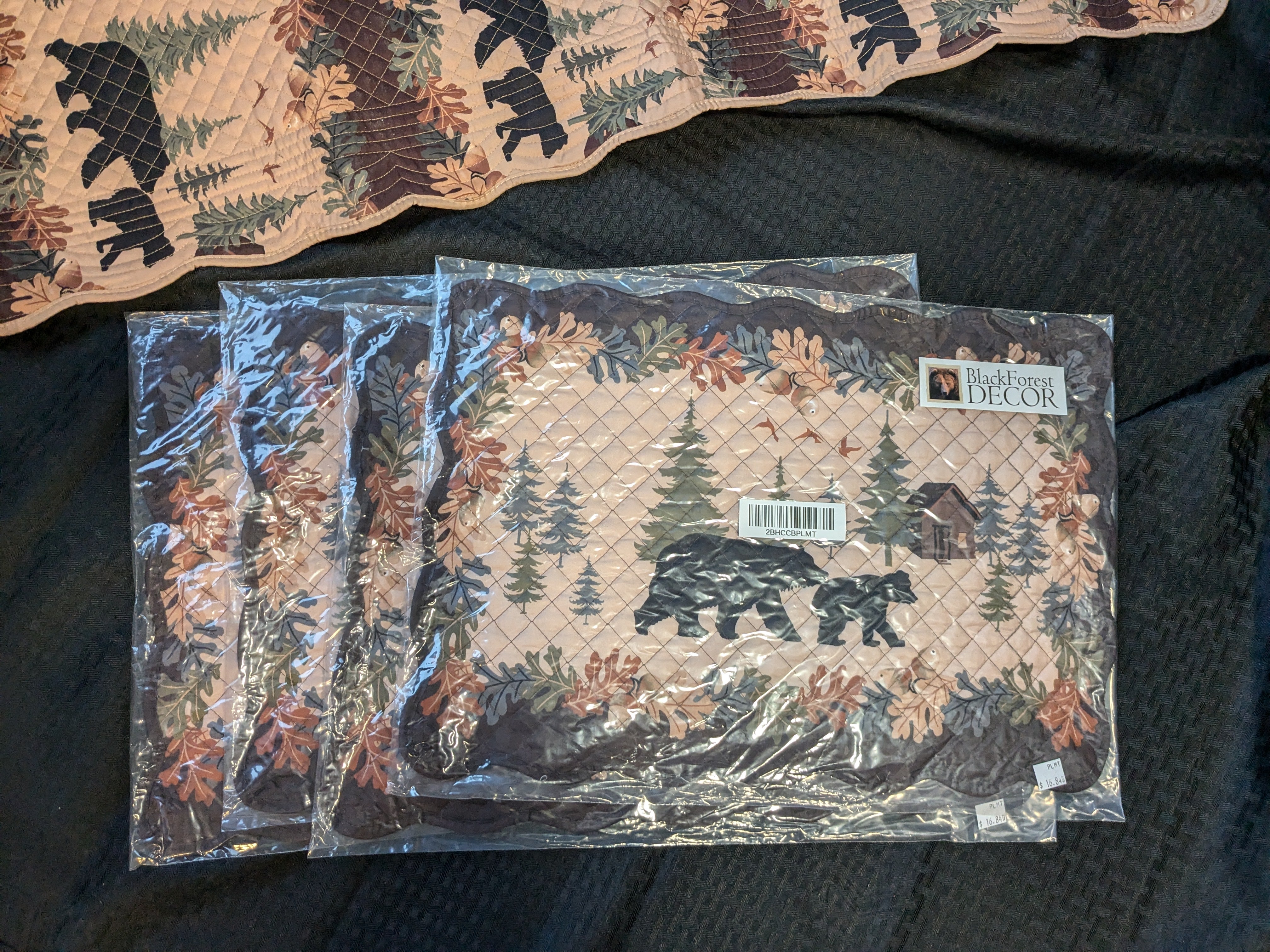 Durable table placemats with bear designs, perfect for family meals or entertaining.